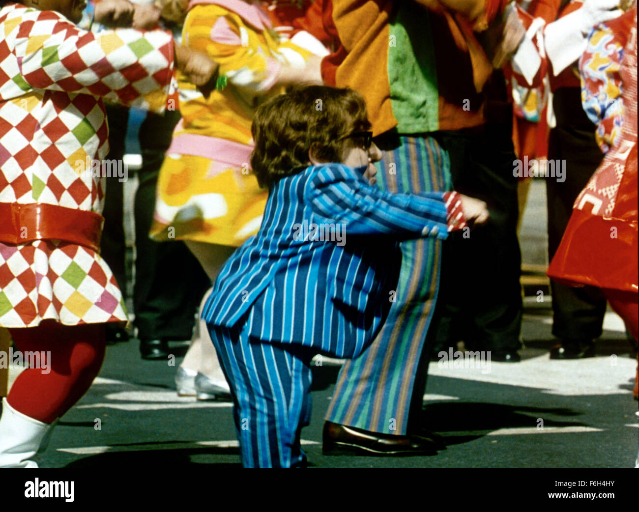 Feb 02, 2002; Hollywood, CA, Stati Uniti d'America; VERNE TROYER stelle come Mini Me nella commedia "Austin Powers in Goldmember' diretto da Jay Roach. Foto Stock