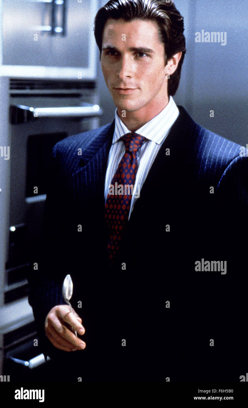 Data di rilascio: Aprile 14, 2000. Il titolo del filmato: American Psycho. STUDIO: Lions Gate Films. Trama: Una ricca New York investment banking executive nasconde il suo supplente psicopatico ego dai suoi collaboratori e amici come egli cresce più in profondità nella sua illogica, fantasie gratuitous. Nella foto: Christian Bale. Foto Stock