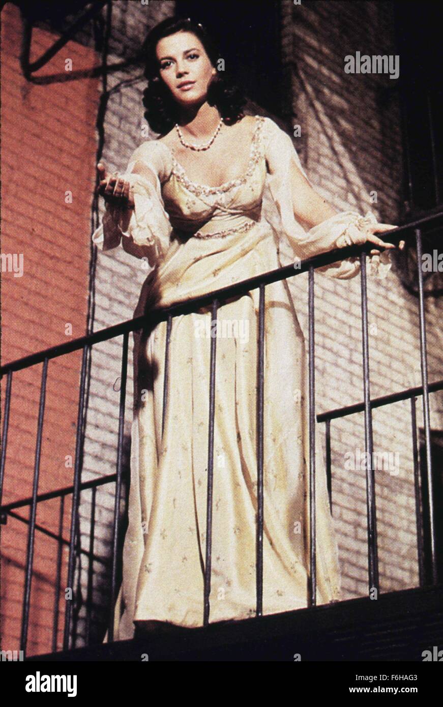 1961, il titolo del film: West Side Story, nella foto: 1961, PREMI - Accademia, foto migliori, Natalie legno, dramma, sincero, appartamento, passaggi, scale, vicolo, notte, amore, cantando, Oscar rétro. (Credito Immagine: SNAP) Foto Stock