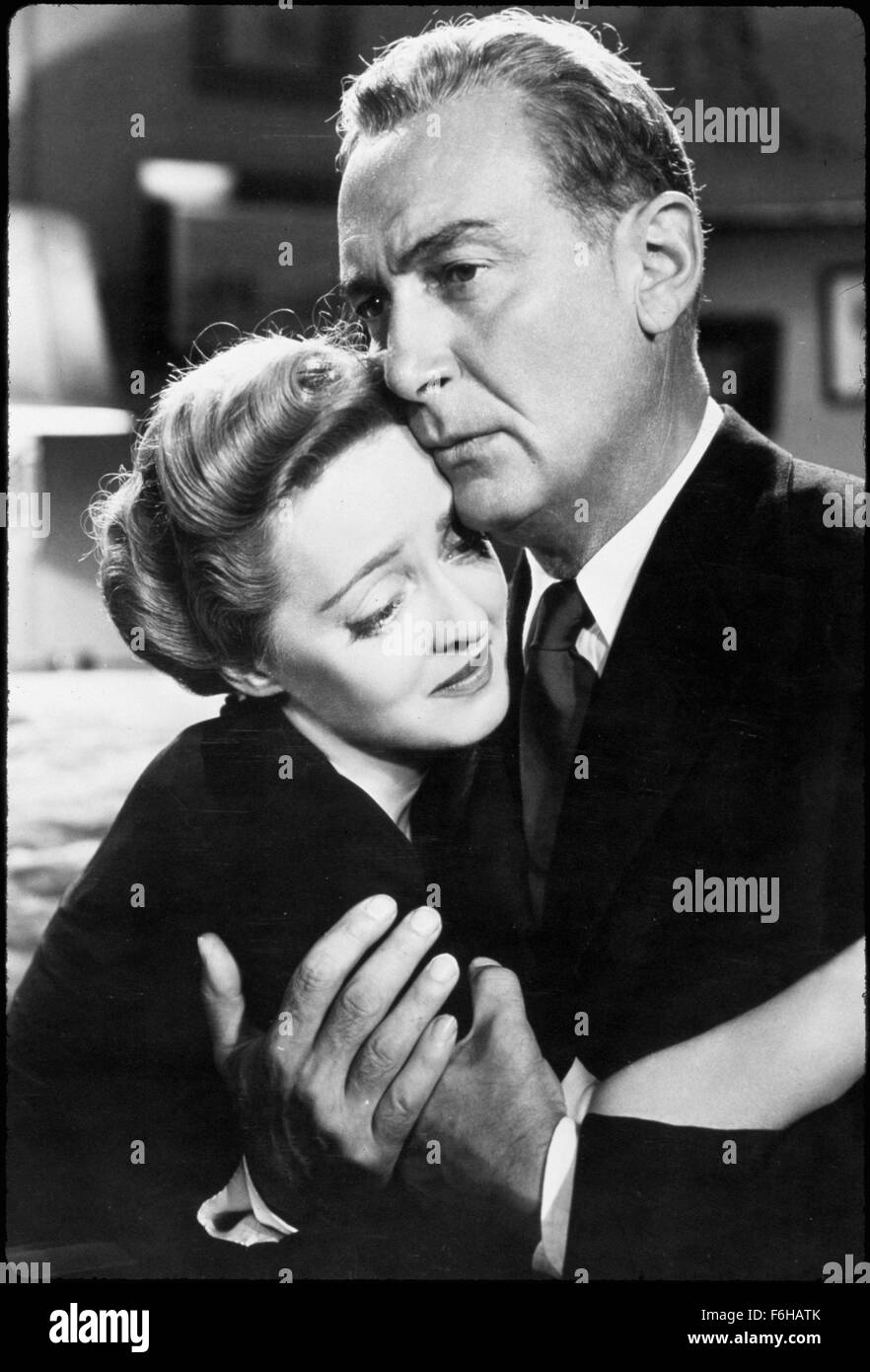 1943, il titolo del film: guarda sul Reno, Direttore: HERMAN SHUMLIN, Studio: WARNER, nella foto: 1943, PREMI - Accademia, Miglior Attore, BETTE DAVIS, Paul Lukas. (Credito Immagine: SNAP) Foto Stock