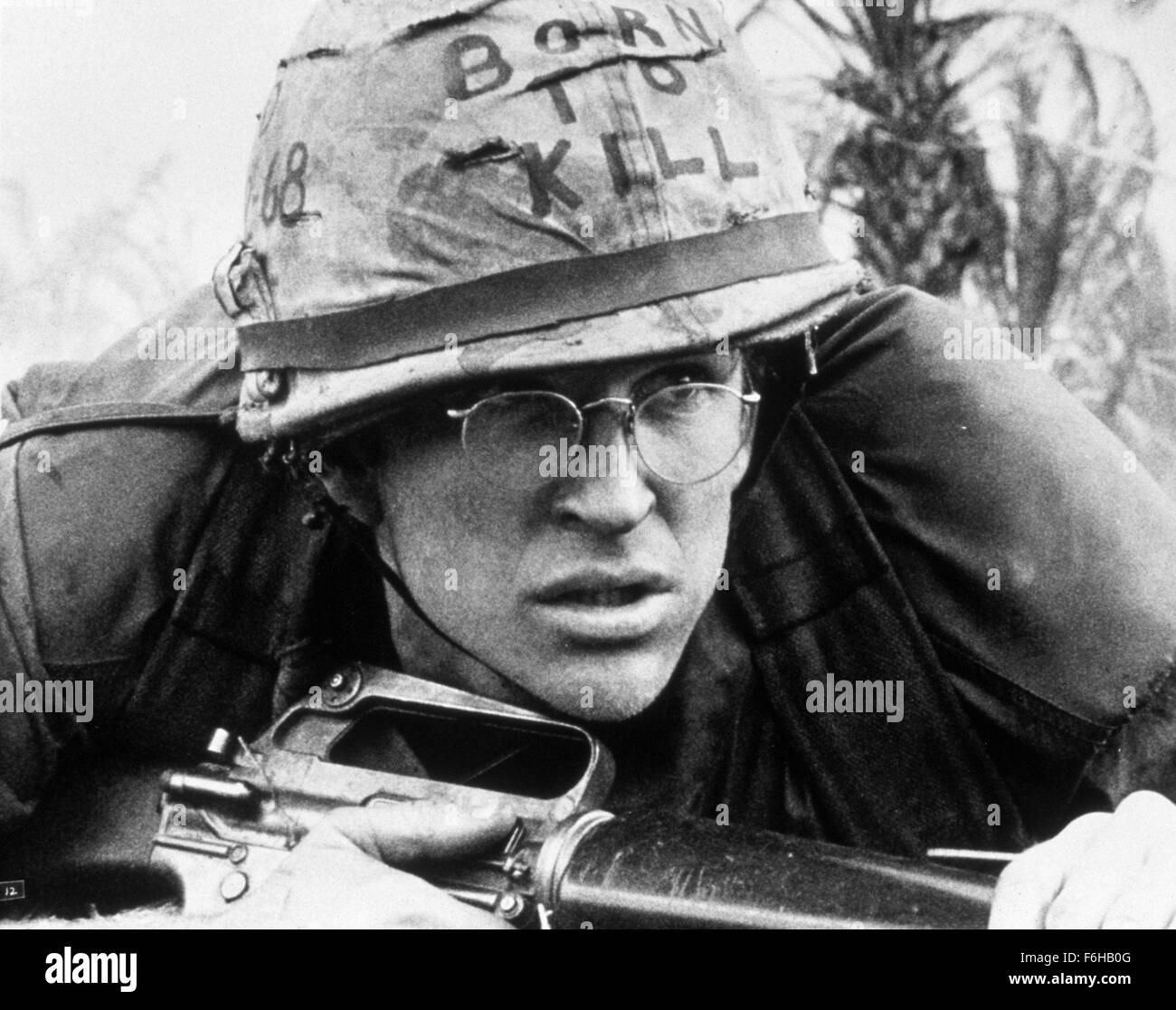 1987, il titolo del film: Full Metal Jacket, Direttore: Stanley Kubrick, Studio: WARNER, nella foto: ABBIGLIAMENTO, COMBATTERE ABBIGLIAMENTO, Stanley Kubrick. (Credito Immagine: SNAP) Foto Stock