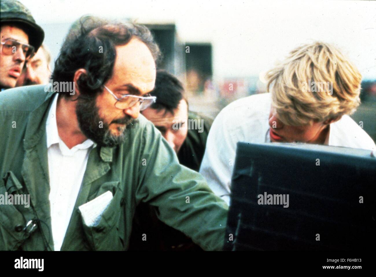 1987, il titolo del film: Full Metal Jacket, Direttore: Stanley Kubrick, Studio: WARNER, nella foto: 1987, Stanley Kubrick, dietro le quinte, dirigere, riprese. (Credito Immagine: SNAP) Foto Stock