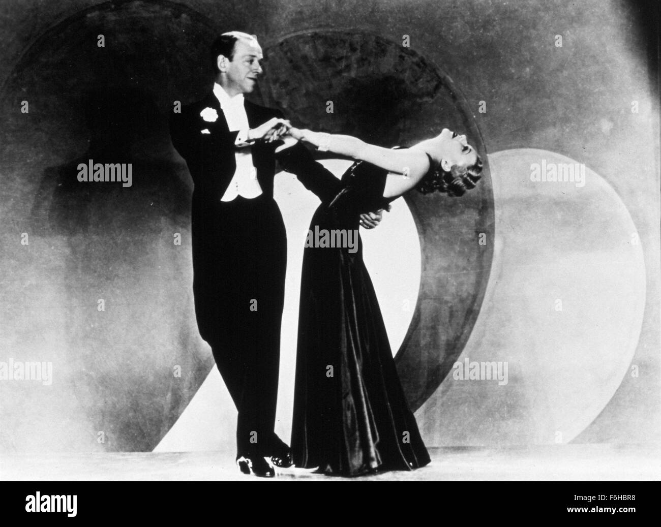 1935, il titolo del film: Roberta, Direttore: WILLIAM SEITER, Studio: RKO, nella foto: Fred Astaire, dancing, Ginger Rogers. (Credito Immagine: SNAP) Foto Stock