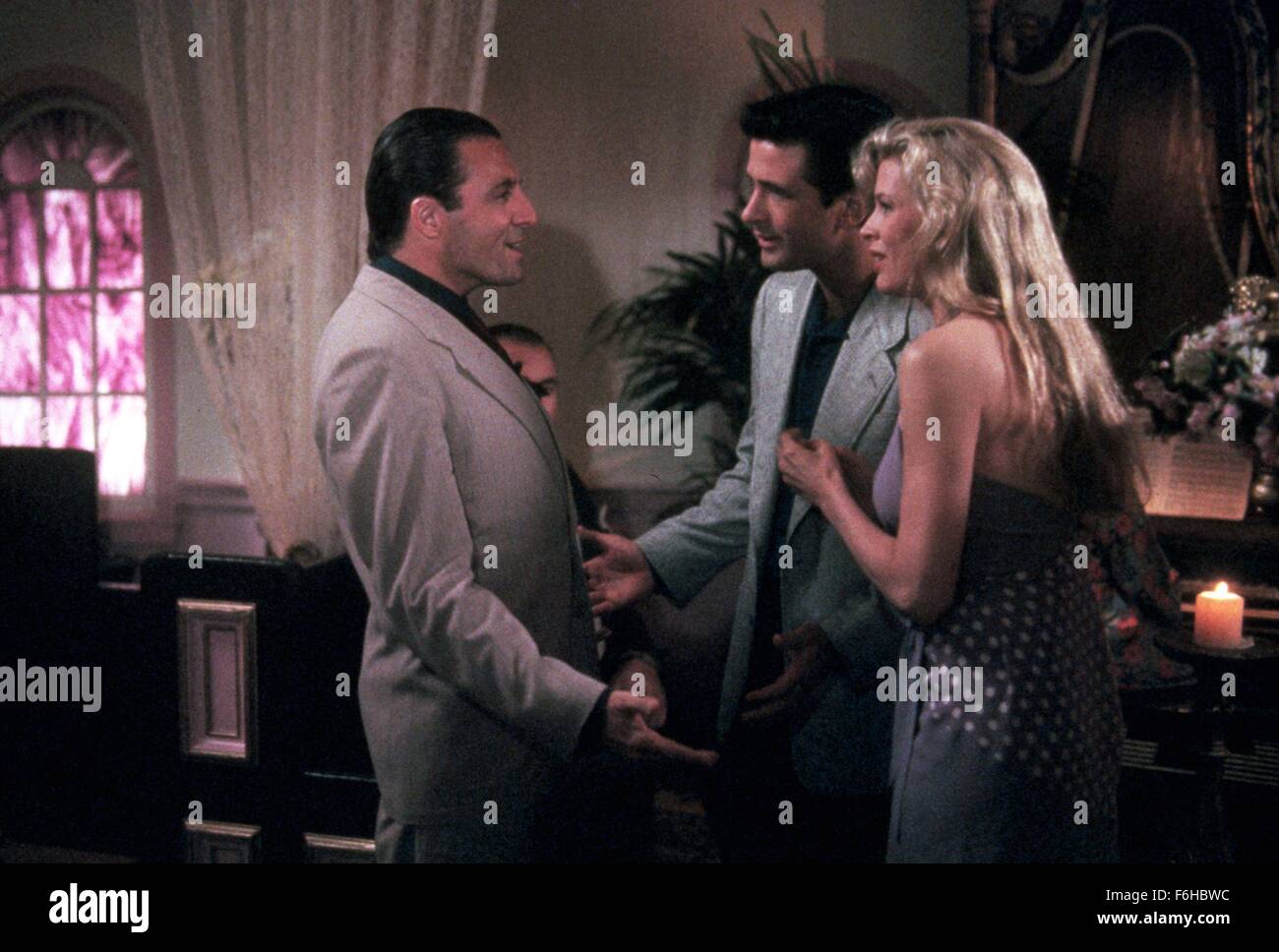 1991, il titolo del film: Sposando l uomo, Direttore: JERRY REES, Studio: HOLLYWOOD, nella foto: Armand Assante, Alec Baldwin, Kim Basinger, Bugsy Siegel: GANGSTER, carattere. (Credito Immagine: SNAP) Foto Stock