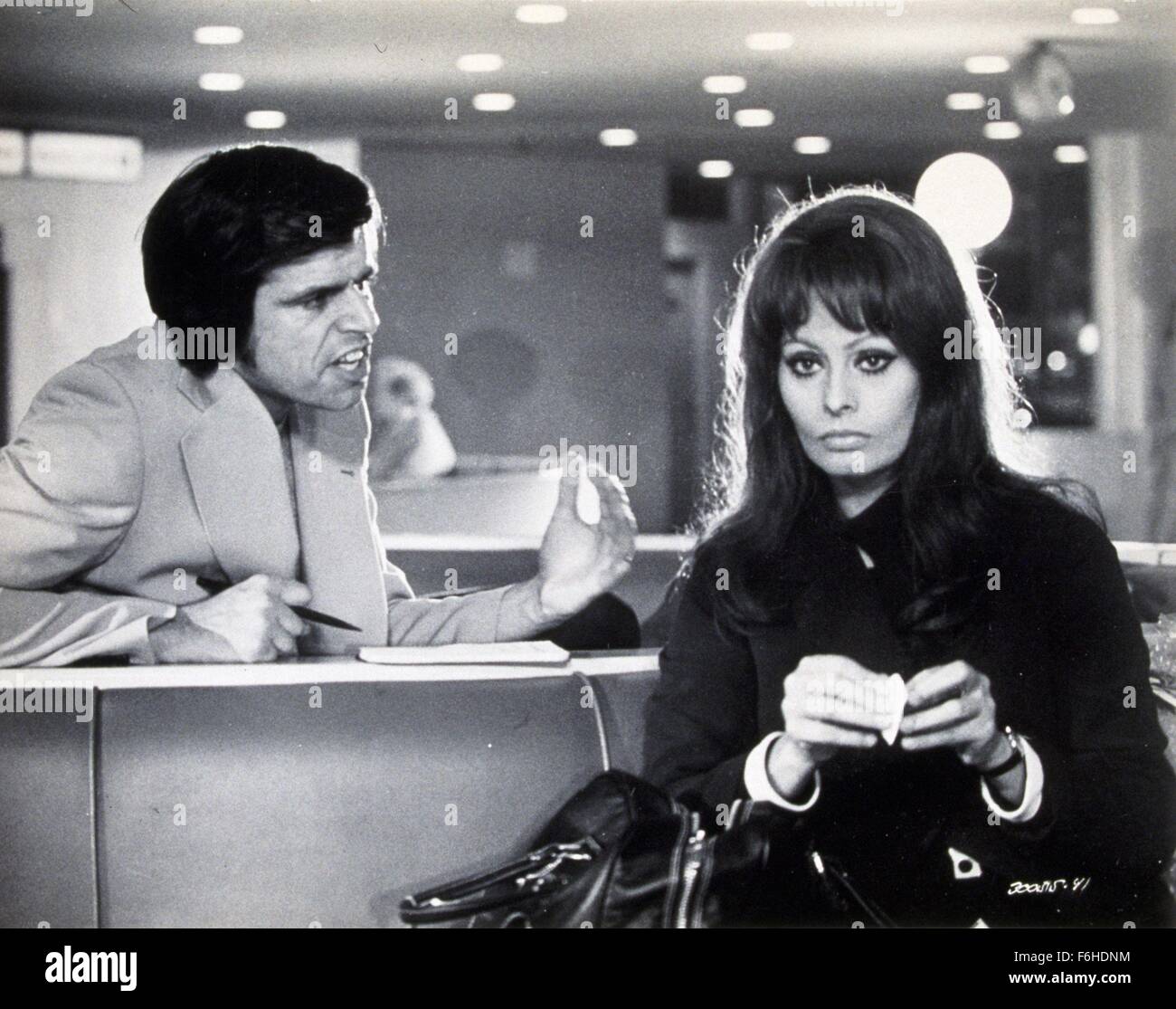 1971, il titolo del film: LADY LIBERTY (la mortadella), Direttore: MARIO MONICELLI, Studio: WARNER, nell'immagine: WILLIAM DEVANE, Sophia Loren. (Credito Immagine: SNAP) Foto Stock