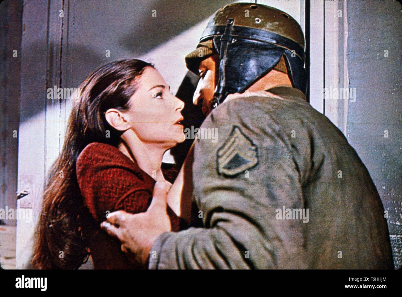 1965, il titolo del film: la battaglia di Bulge, Direttore: KEN ANNAKIN, Studio: WARNER, nella foto: PIER ANGELI, KEN ANNAKIN. (Credito Immagine: SNAP) Foto Stock
