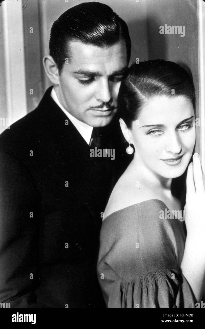 1932, il titolo del film: STRANO INTERLUDIO, REGISTA: ROBERT Z LEONARD, Studio: MGM, nella foto: Clark Gable, NORMA SHEARER, PETTING, monopolizzati, maschio abbracciando da dietro, OCCHI GLAZY, donne (facile), flirtare, uomini (avanti), uomini (predatori). (Credito Immagine: SNAP) Foto Stock