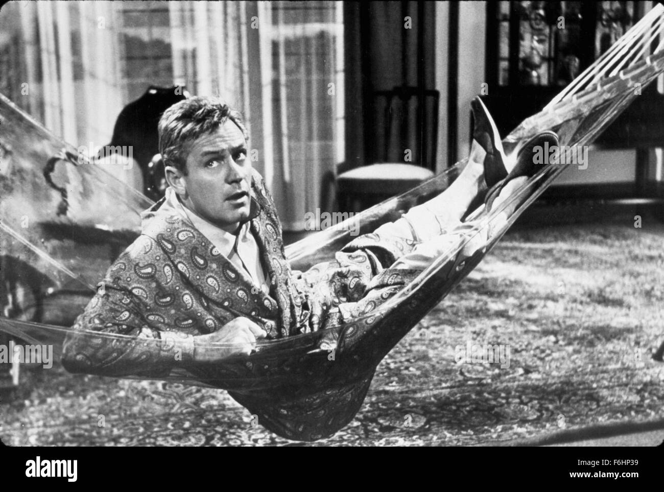 1954, il titolo del film: SABRINA, Direttore: Billy Wilder, nell'immagine: William Holden. (Credito Immagine: SNAP) Foto Stock