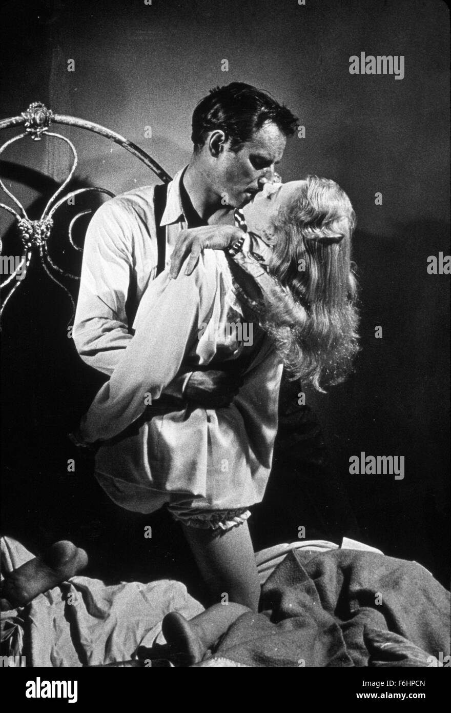 1958, il titolo del film: toccare DEL MALE, Direttore: Orson Welles, nella foto: letto (A/A), Charlton Heston, baciare, Janet Leigh, ROMANCE. (Credito Immagine: SNAP) Foto Stock