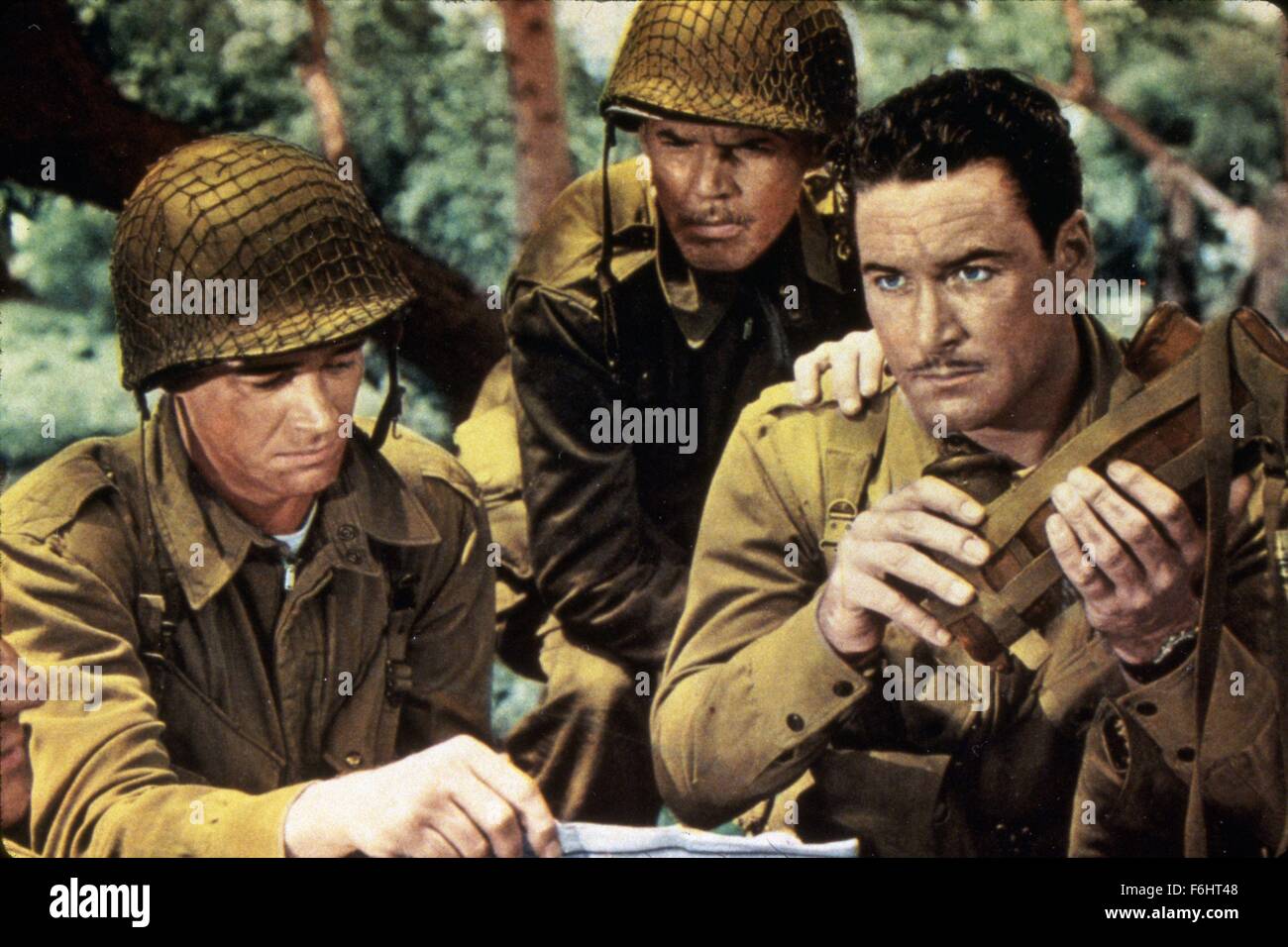 1945, il titolo del film: obiettivo della Birmania, Direttore: RAOUL WALSH, Studio: WARNER, nella foto: Errol Flynn, HENRY HULL, WILLIAM PRINCE. (Credito Immagine: SNAP) Foto Stock