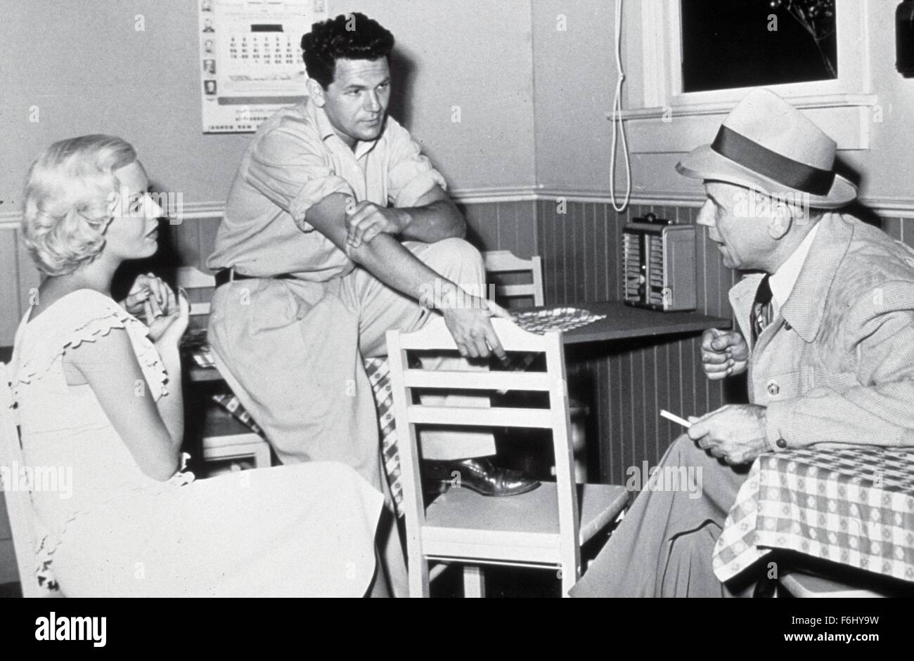 1946, il titolo del film: POSTINO ANELLI SEMPRE DUE VOLTE, Direttore: Tay Garnett, Studio: MGM, nella foto: John Garfield, Tay Garnett. (Credito Immagine: SNAP) Foto Stock
