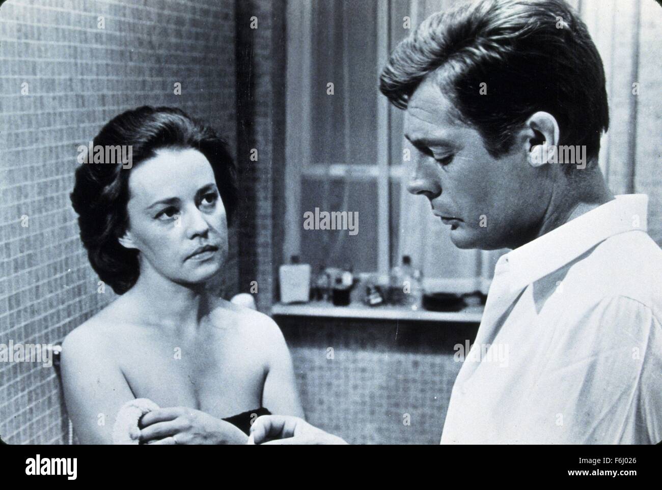 1960, il titolo del film: LA NOTTE, Direttore: Michelangelo Antonioni, nella foto: Michelangelo Antonioni, MARCELLO MASTROIANNI. (Credito Immagine: SNAP) Foto Stock