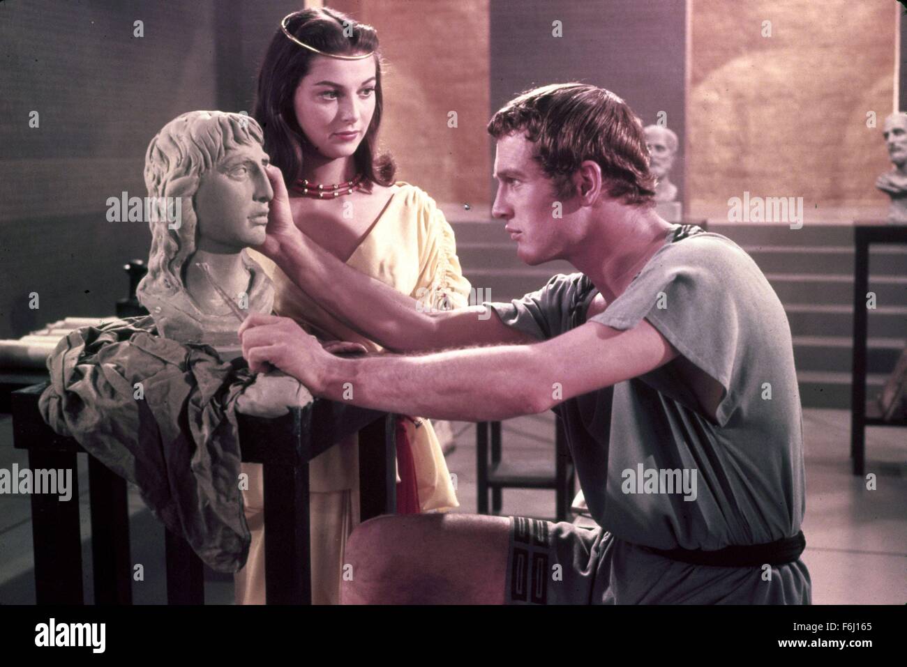 1954, il titolo del film: calice d'argento, Direttore: VICTOR SAVILLE, Studio: WARNER, nella foto: PIER ANGELI, Paul Newman. (Credito Immagine: SNAP) Foto Stock