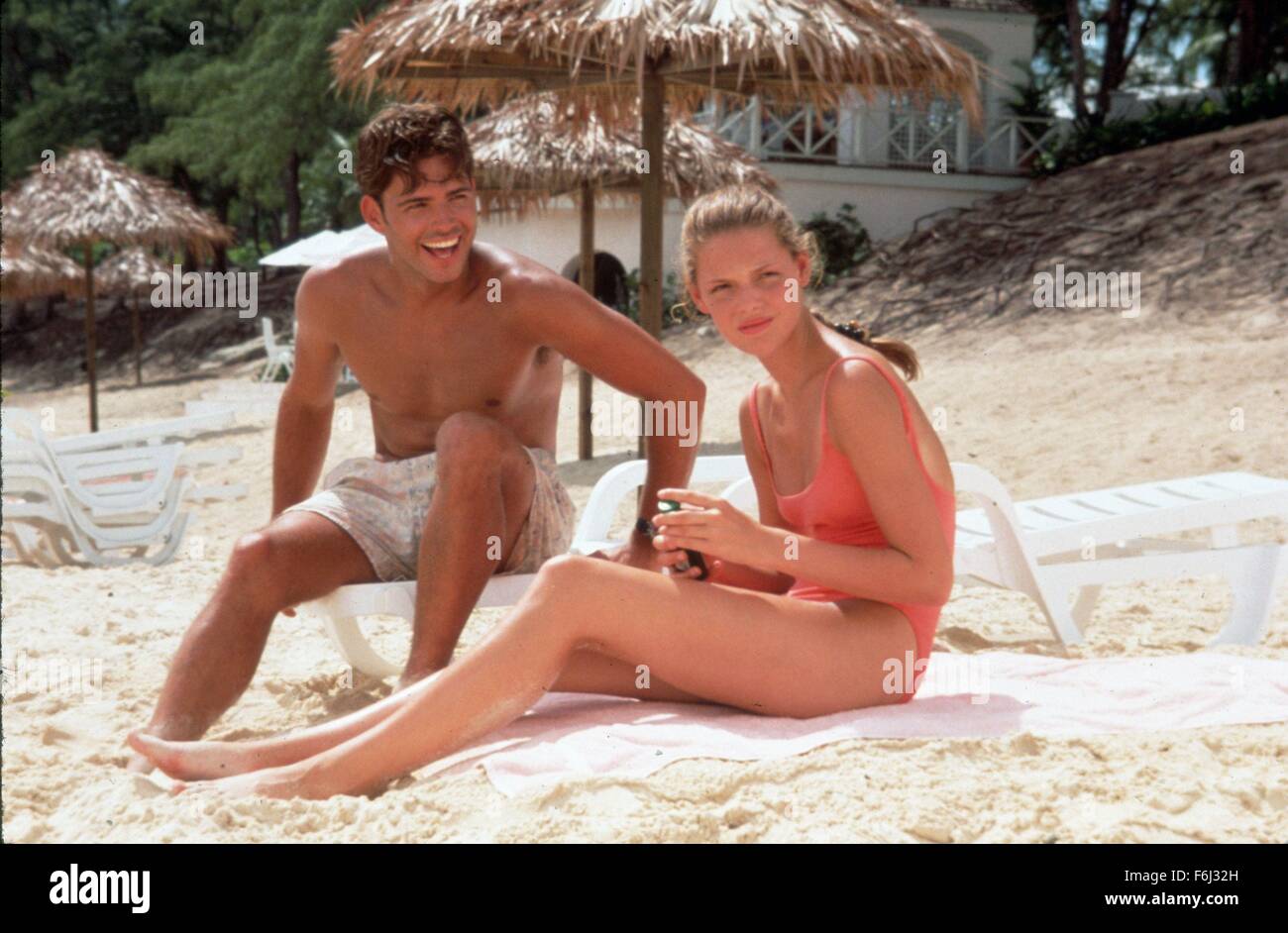 1994, il titolo del film: mio padre, l'eroe, Direttore: STEVE MINER, Studio: TOUCHSTONE, nella foto: spiaggia, Katherine Heigl, DALTON JAMES. (Credito Immagine: SNAP) Foto Stock