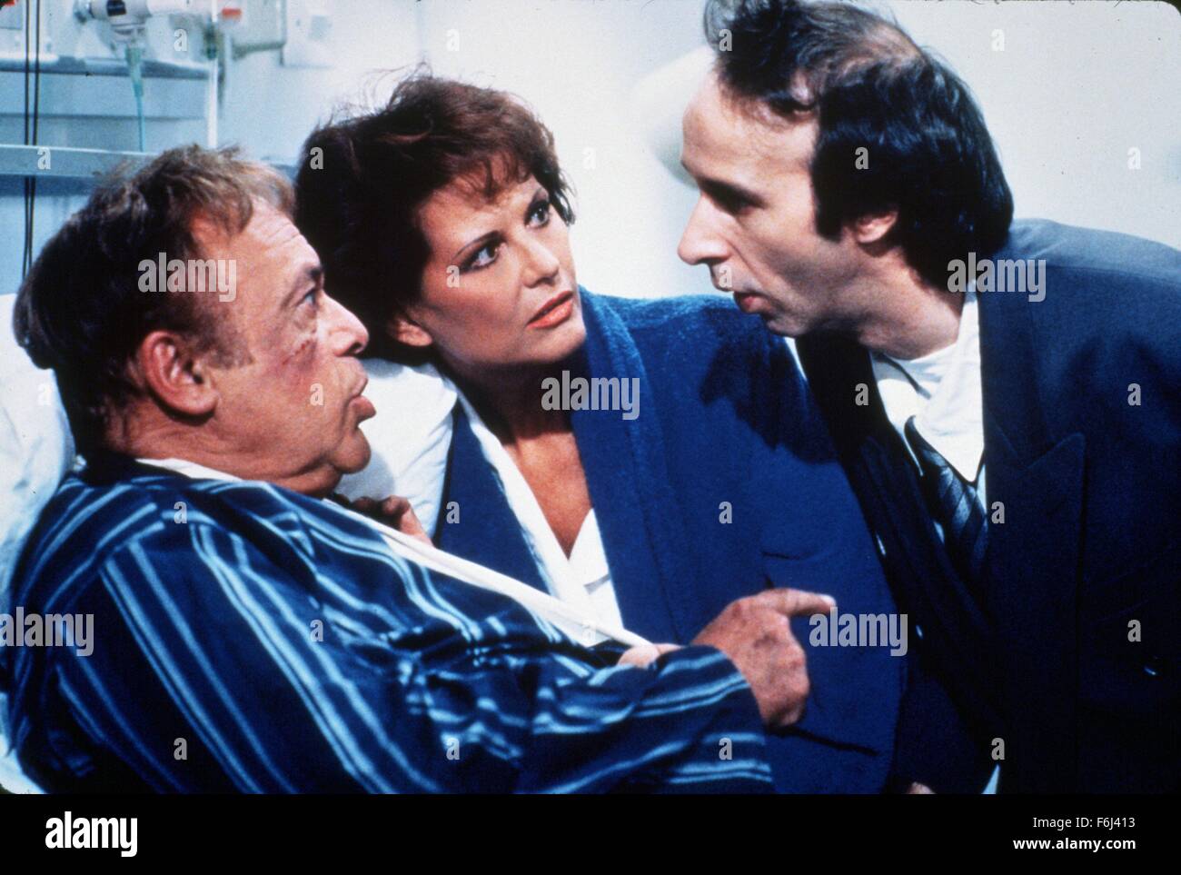 1993, il titolo del film: Figlio della pantera rosa, Direttore: Blake Edwards, Studio: MGM/UA, nella foto: ROBERTO BENIGNI, CLAUDIA CARDINALE, Blake Edwards, HERBERT LOM. (Credito Immagine: SNAP) Foto Stock