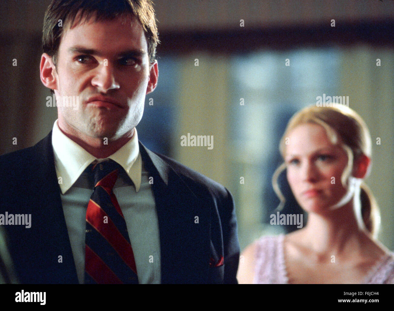 Data di rilascio: 24 luglio 2003. Il titolo del filmato: American Wedding. STUDIO: Universal Studios. Trama: il terzo film in American Pie serie trattative con il matrimonio di Jim e Michelle e raccogliere le loro famiglie e i loro amici, tra cui Jim's vecchi amici di alta scuola e della Michelle sorellina. Nella foto: il Seann William Scott come Steve Stifler e GENNAIO JONES come Cadence Flaherty. Foto Stock