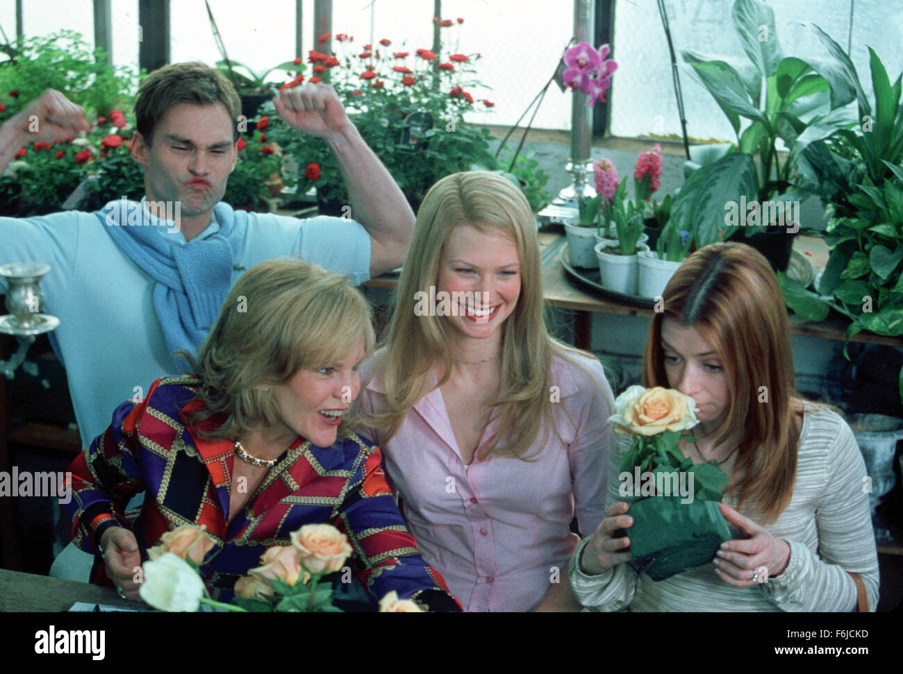 Data di rilascio: 24 luglio 2003. Il titolo del filmato: American Wedding. STUDIO: Universal Studios. Trama: il terzo film in American Pie serie trattative con il matrimonio di Jim e Michelle e raccogliere le loro famiglie e i loro amici, tra cui Jim's vecchi amici di alta scuola e della Michelle sorellina. Nella foto: il Seann William Scott come Steve Stifler, DEBORAH RUSH come Maria Flaherty, gennaio JONES come Cadence Flaherty e Alyson Hannigan come Michelle Flaherty. Foto Stock