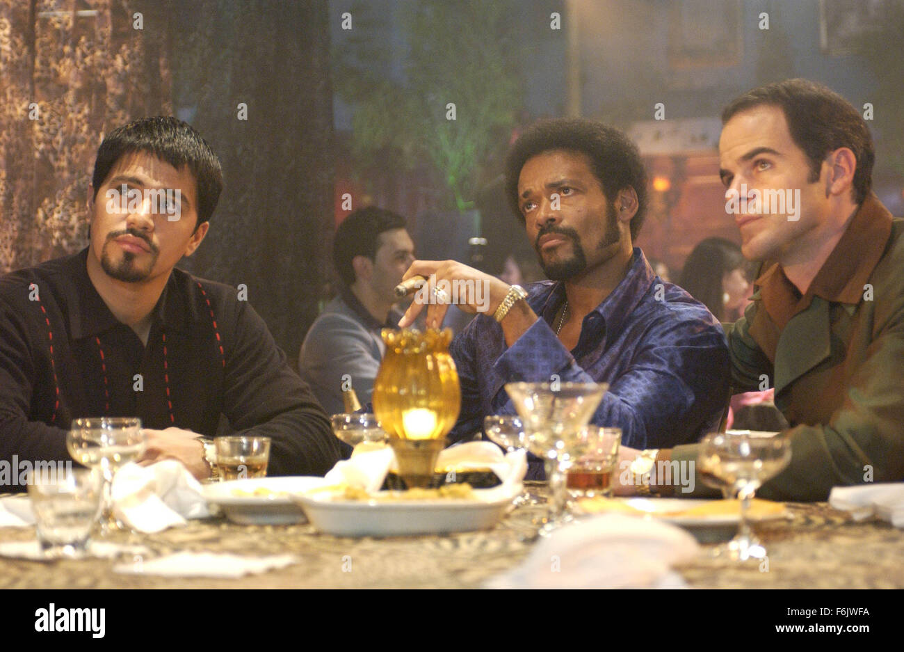 Data di rilascio: Settembre 27, 2005. Il titolo del filmato: Carlito's Way: salita al potere. STUDIO: Rogue Pictures. Trama: negli anni sessanta il Puerto Rican Carlito Brigante, il conte di afro-americana e l'italiano Rocco diventano migliori amici mentre in prigione. Quando vengono rilasciati, Rocco intermedi a eroina di affari con una famiglia della mafia italiano guidato da Artie Badalato Suor Carlito negozia con il Signore LeroyHollywood Nicky Barnes la zona dove il trio potrebbe operare nel suo quartiere e presto i tre amici diventare potenti. Più tardi, Carlito date e ha un affare con la bella Leticia. Wh Foto Stock