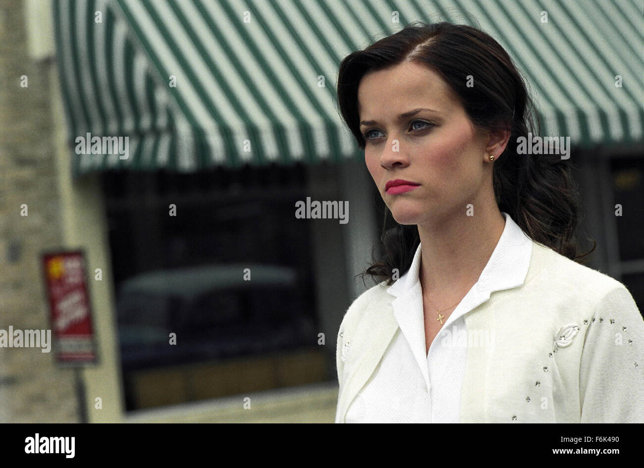 Data di rilascio: 18 novembre 2005. Il titolo del filmato: a piedi la linea. STUDIO: Fox 2000 foto. Trama: la cronaca di country music legend Johnny Cash la vita, dai suoi primi giorni su un Arkansas fattoria di cotone per la sua ascesa alla fama con Sun Records a Memphis, dove ha registrato al fianco di Elvis Presley, Jerry Lee Lewis e Carl Perkins. Nella foto: Reese Witherspoon nel giugno del Carter. Foto Stock