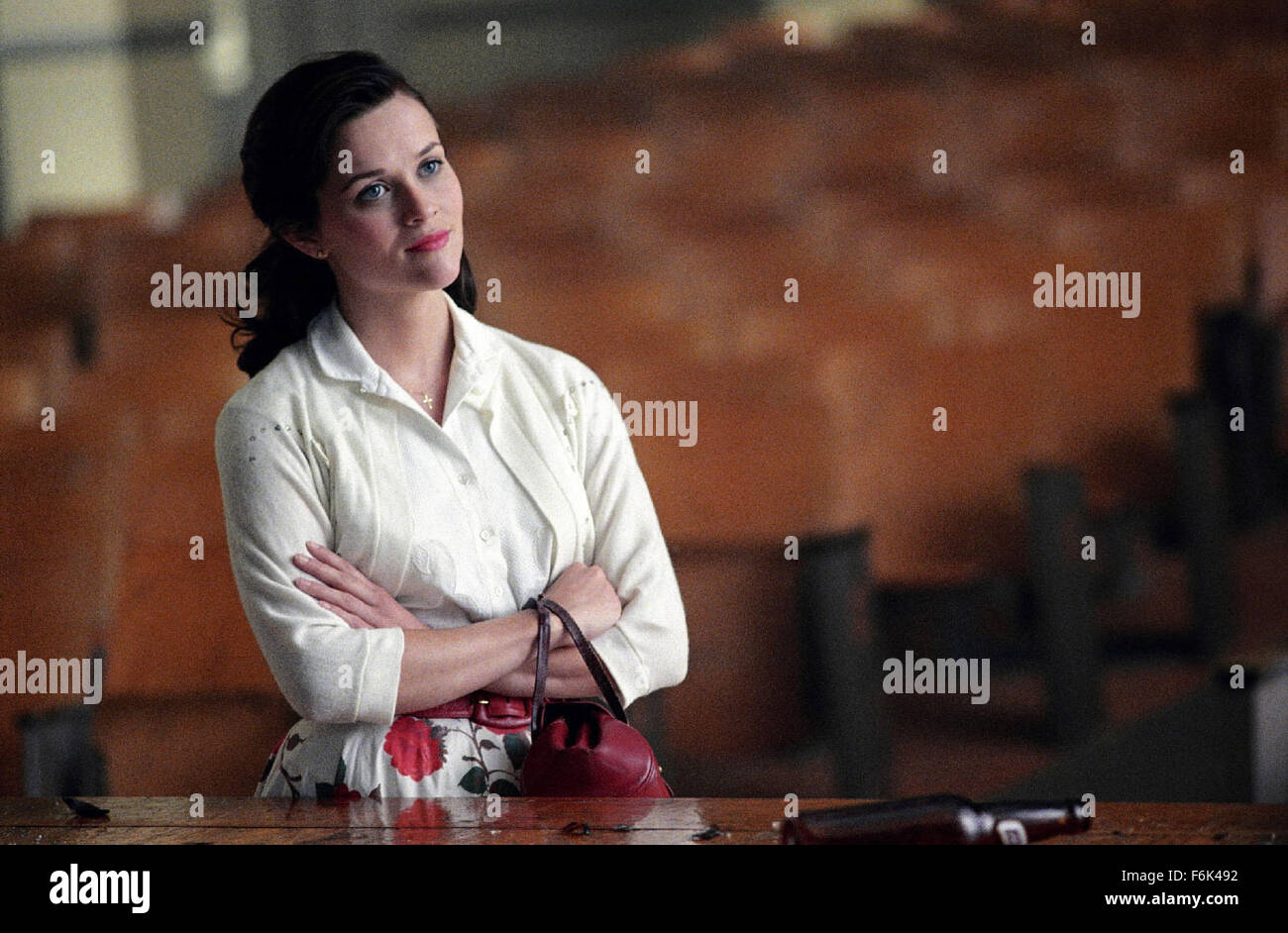 Data di rilascio: 18 novembre 2005. Il titolo del filmato: a piedi la linea. STUDIO: Fox 2000 foto. Trama: la cronaca di country music legend Johnny Cash la vita, dai suoi primi giorni su un Arkansas fattoria di cotone per la sua ascesa alla fama con Sun Records a Memphis, dove ha registrato al fianco di Elvis Presley, Jerry Lee Lewis e Carl Perkins. Nella foto: Reese Witherspoon nel giugno del Carter. Foto Stock