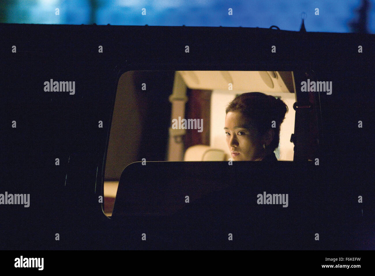 Data di rilascio: 28 luglio 2006. Il titolo del filmato: Miami Vice. STUDIO: Universal Pictures. Trama: Basato su anni ottanta azione TV/dramma, questo aggiornamento si concentra sul vice detective Crockett e Tubbs come le loro rispettive vite personali e professionali diventare pericolosamente intrecciate. Nella foto: Gong Li come Isabella. Foto Stock