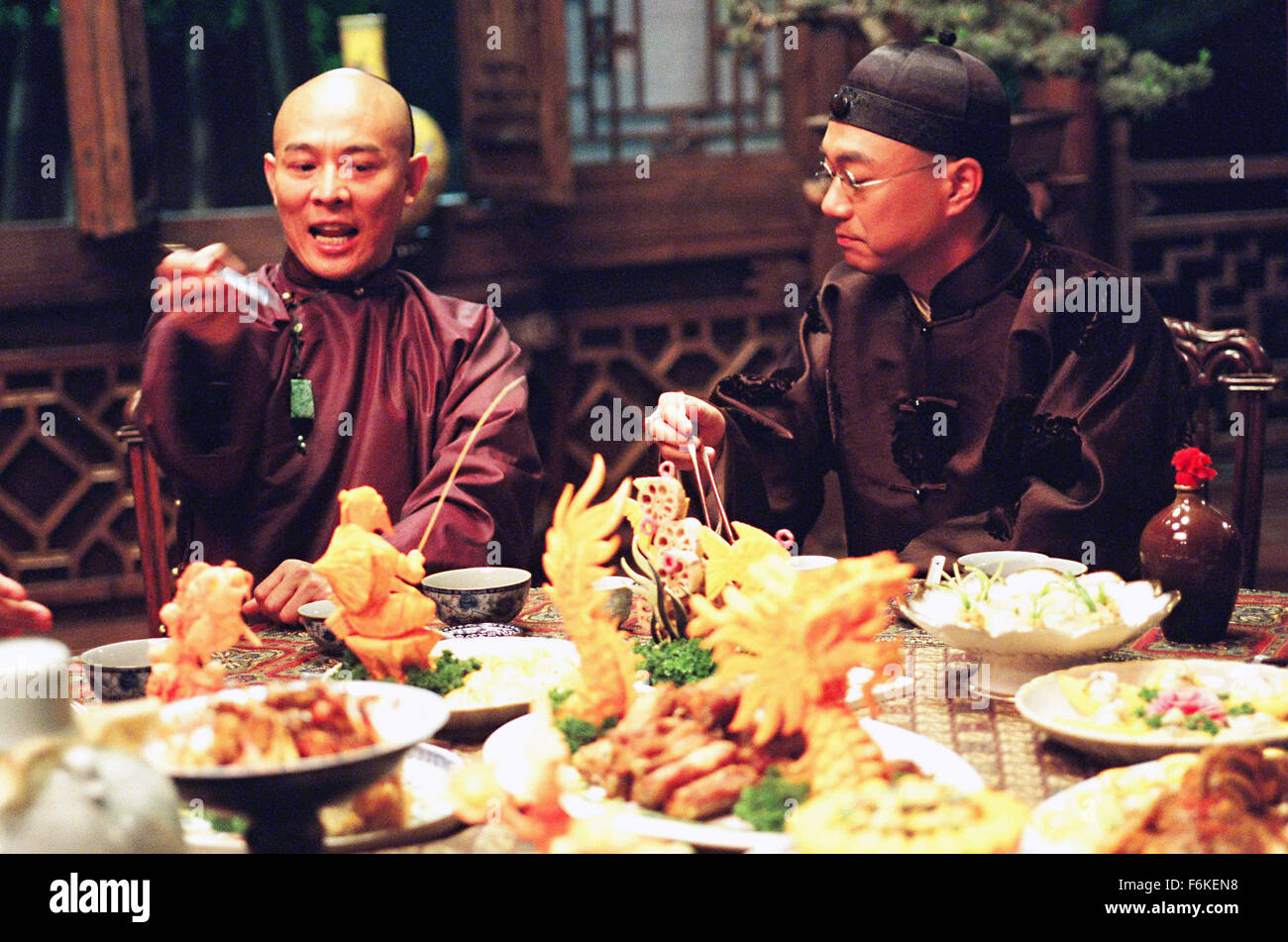 Data di rilascio: Settembre 22, 2006; studio: Trama: Questo film racconta la storia di arti marziali cinesi Maestro Huo Yuanjia (1869-1910). Huo Yuanjia è stato il fondatore e guru spirituale del Jin Wu federazione sportiva. Nella foto: ZHIGANG ZHAO come Zhou il padre e jet Li come Huo Yuanjia. Foto Stock