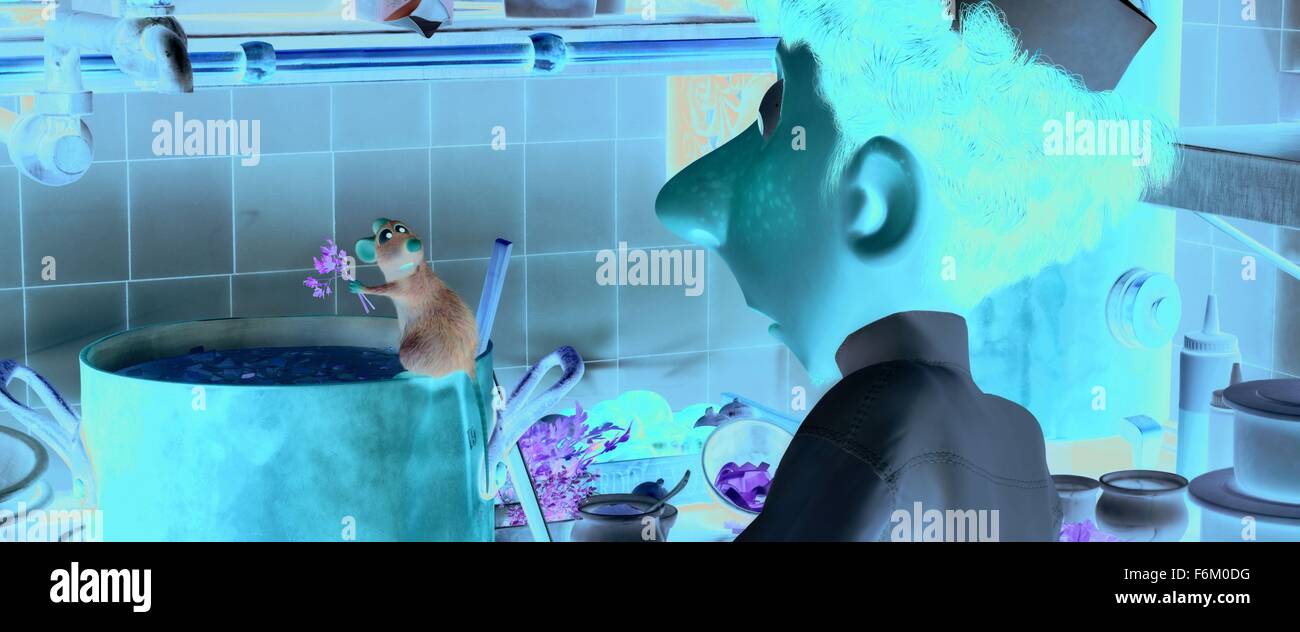 Data di rilascio: giugno 29, 2007. STUDIO: Pixar Animation Studios / Walt Disney Pictures. Trama: un giovane ratto vivono all interno delle mura di un famoso bistro Parigi vuole diventare un cuoco, ma è ostacolato dalla sua famiglia è lo scetticismo e la rat-disprezzando il personale e patroni. Nella foto: Patton Oswalt come la voce di Remy e Lou romano come la voce di Linguini. Foto Stock