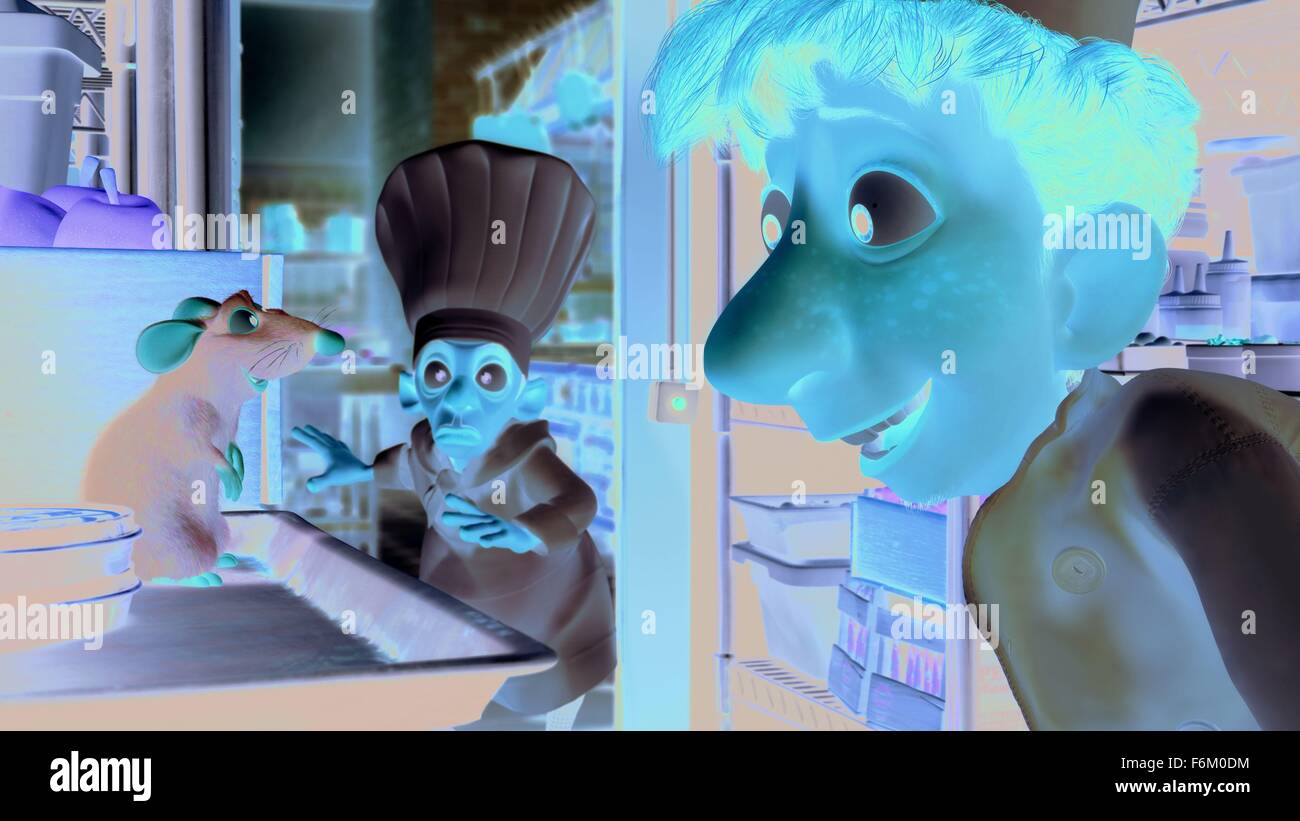 Data di rilascio: giugno 29, 2007. STUDIO: Pixar Animation Studios / Walt Disney Pictures. Trama: un giovane ratto vivono all interno delle mura di un famoso bistro Parigi vuole diventare un cuoco, ma è ostacolato dalla sua famiglia è lo scetticismo e la rat-disprezzando il personale e patroni. Nella foto: Patton Oswalt come la voce di Remy, IAN HOLM come voce di Skinner, Lou romano come la voce di Linguini. Foto Stock