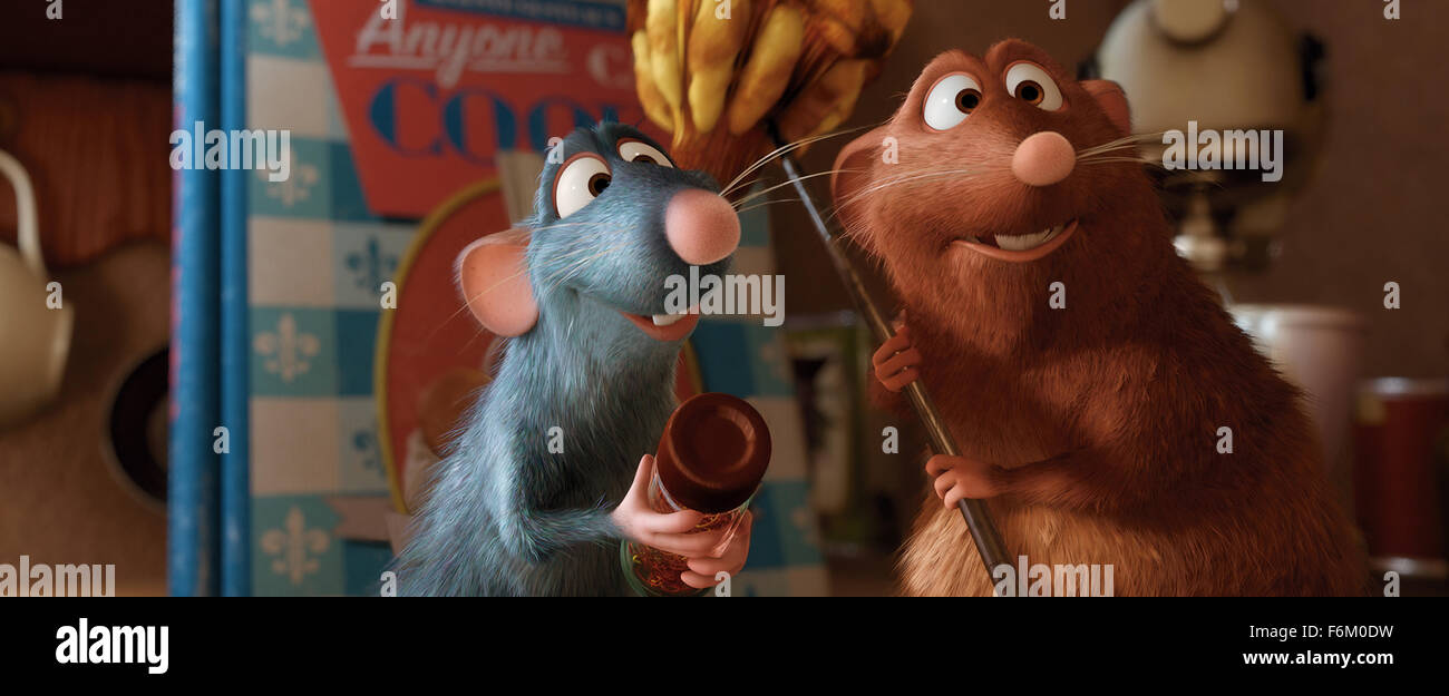 Data di rilascio: giugno 29, 2007. STUDIO: Pixar Animation Studios / Walt Disney Pictures. Trama: un giovane ratto vivono all interno delle mura di un famoso bistro Parigi vuole diventare un cuoco, ma è ostacolato dalla sua famiglia è lo scetticismo e la rat-disprezzando il personale e patroni. Nella foto: Patton Oswalt come la voce di Remy e PETER SOHN come voce di Emile. Foto Stock