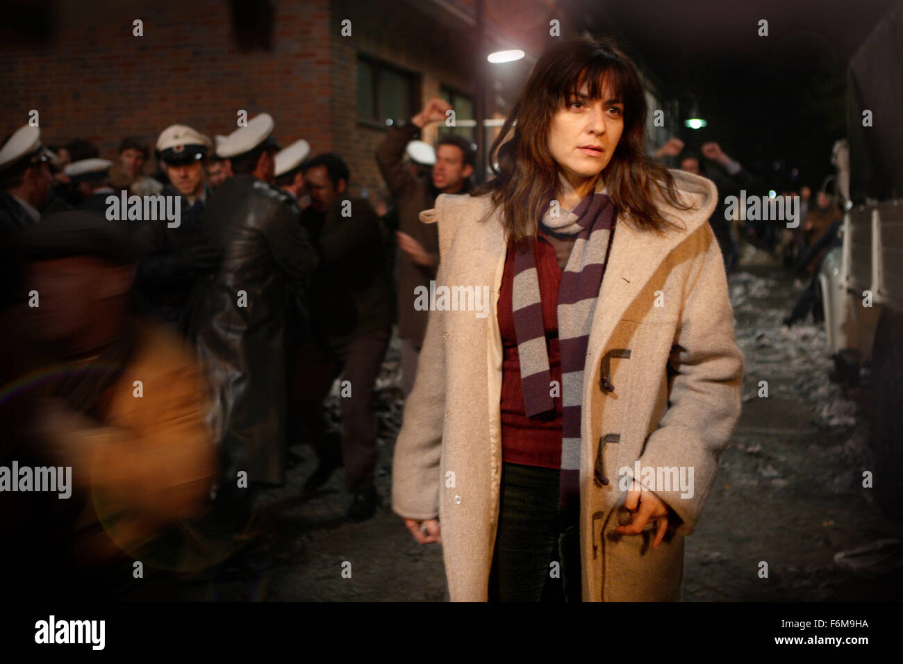 Data di rilascio: 25 settembre 2008. Il titolo del filmato: Der Baader Meinhof Komplex. STUDIO: Constantin Film Produktion. Trama: uno sguardo alla Germania il gruppo terroristico, Red Army Faction (RAF), che ha organizzato i bombardamenti, rapine, rapimenti e uccisioni nei tardi anni sessanta e settanta. Sulla base di Stefan Aust dei best-seller articoli libro. Nella foto: MARTINA GEDECK come Ulrike Meinhof. Foto Stock