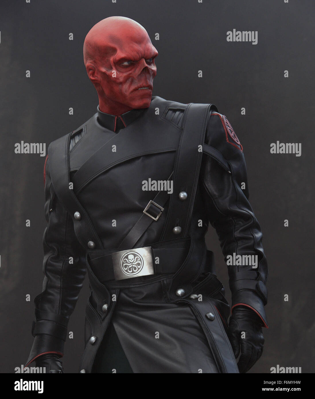 Data di rilascio: luglio 22, 2011 il titolo del filmato: Captain America - Il primo vendicatore STUDIO: la meraviglia delle imprese direttore: Joe Johnston trama: dopo essere ritenuti inadatti per il servizio militare, Steve Rogers volontari per un top secret progetto di ricerca che lo trasforma in Captain America, un supereroe dedicata a difendere l'America ideali nell'immagine: Hugo Weaving come Johann Schmidt / Red Skull (credito Immagine: c imprese Marvel Entertainment/foto) Foto Stock