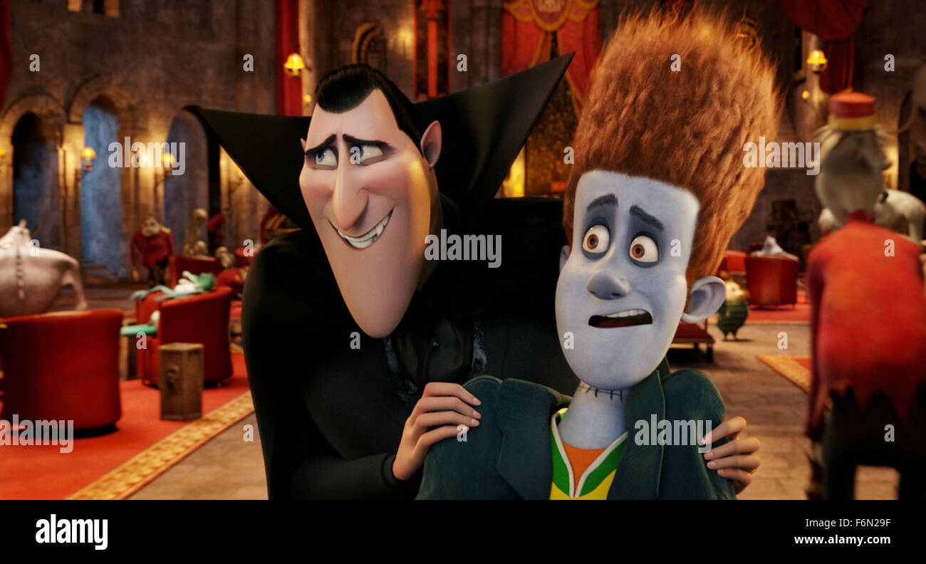 Data di rilascio: Settembre 21, 2012 il titolo del filmato: Hotel Transilvania STUDIO: Sony Pictures Animation direttore: Genndy Tartakovsky trama: Dracula, che aziona un high-end resort lontano dal mondo umano, passa in modalità iperprotettivo quando un ragazzo scopre il resort e cade per il conte il teen-figlia di Età nella foto: Adam Sandler come Dracula (voice) (credito: c Sony Pictures Animation/Entertainment Immagini) Foto Stock
