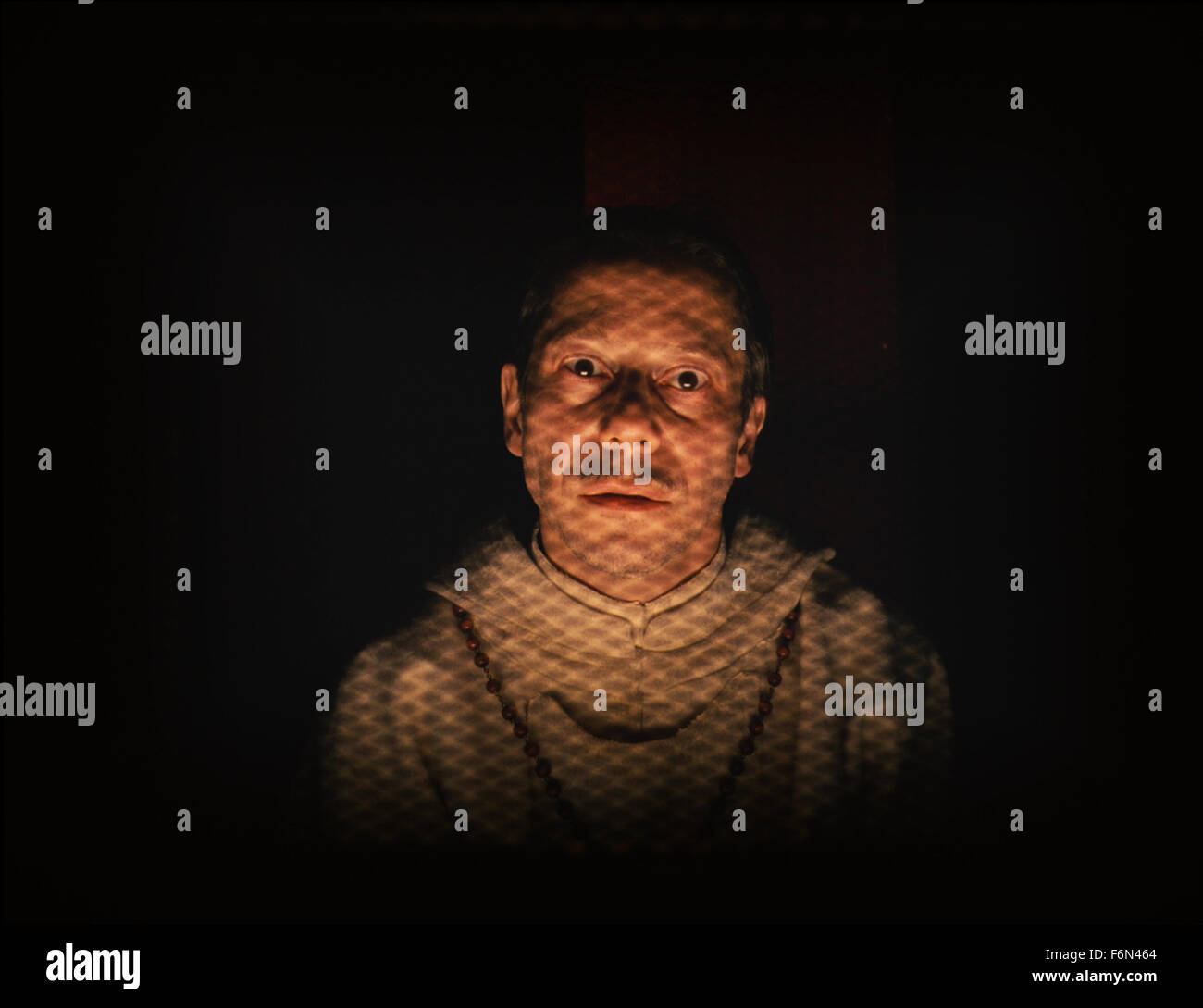 Data di rilascio: Marzo 7, 2014 Titolo: Il Grand Hotel di Budapest STUDIO: Fox Searchlight Pictures Regista: Wes Anderson trama: Le avventure di Gustave H, un leggendario concierge presso un famoso hotel europeo tra le due guerre, e zero Moustafa, la lobby ragazzo che diventa il suo più fidato amico nella foto: Mathieu Amalric come Serge (credito: c Fox Searchlight Pictures/Entertainment Immagini) Foto Stock