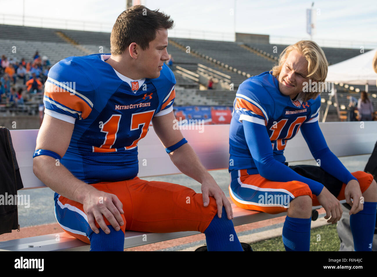 Data di rilascio: giugno 13, 2014 Titolo: 22 Jump Street STUDIO: Columbia Pictures Regista: Phil signore, Christopher Miller trama: dopo aver effettuato il loro modo attraverso la high school (due volte), grandi cambiamenti sono in serbo per gli ufficiali Schmidt e Jenko quando essi andare profondo undercover presso un college. Nella foto: Channing Tatum come Jenko e WYATT RUSSELL come Zook (credito: c Columbia Pictures/Entertainment Immagini) Foto Stock