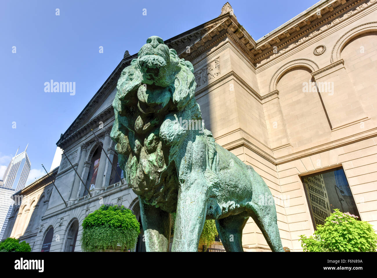 Lion statua di fronte all'Art Institute of Chicago Foto Stock