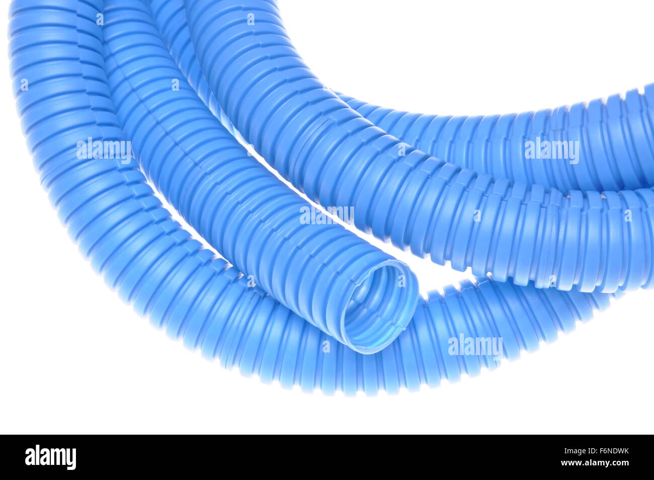 Blu in materiale plastico corrugato isolati su sfondo bianco Foto Stock