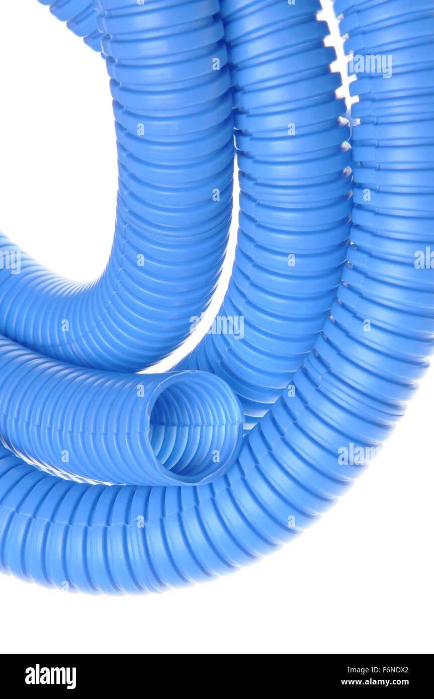 Blu in materiale plastico corrugato isolati su sfondo bianco Foto Stock