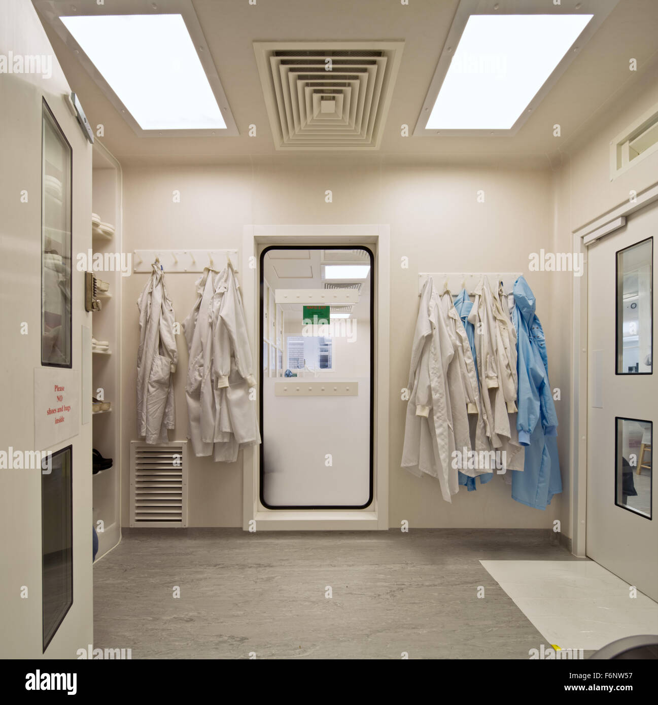 Blocco aria alla camera pulita laboratorio presso l'Imperial College di Londra. Scuola Reale di mine Building. Foto Stock