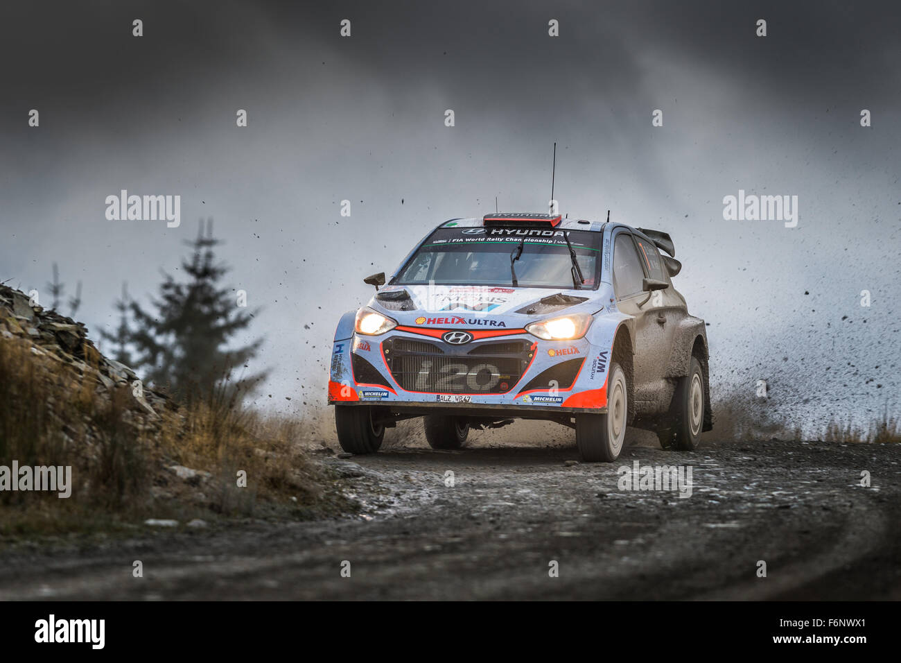 Dani Sordo e Marc Marti, SS6 Myherin, Rally Galles GB 2015, WRC. 07 Hyundai Motorsport, Hyundai i20 WRC, azione Foto Stock