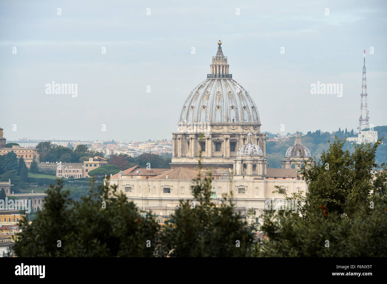 Roma, Italia. Xviii Nov, 2015. Allarme terroristico a Roma. Rafforzare le misure di sicurezza, il 18 novembre 2015 Credit: Silvia Lore'/Alamy Live News Foto Stock