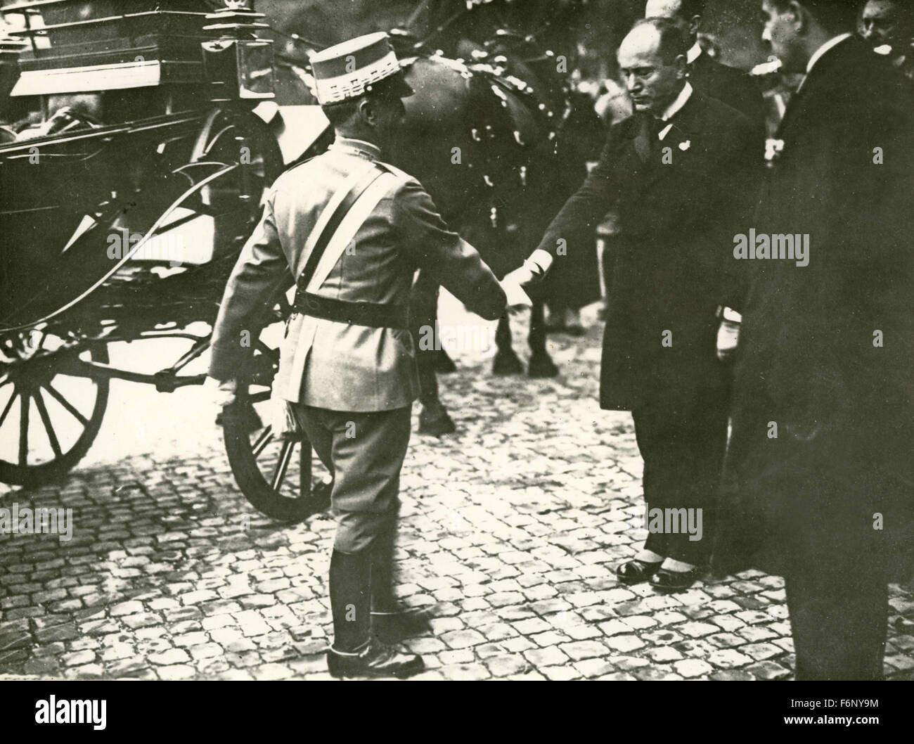 Il re d'Italia Vittorio Emanuele III e Benito Mussolini Foto stock - Alamy