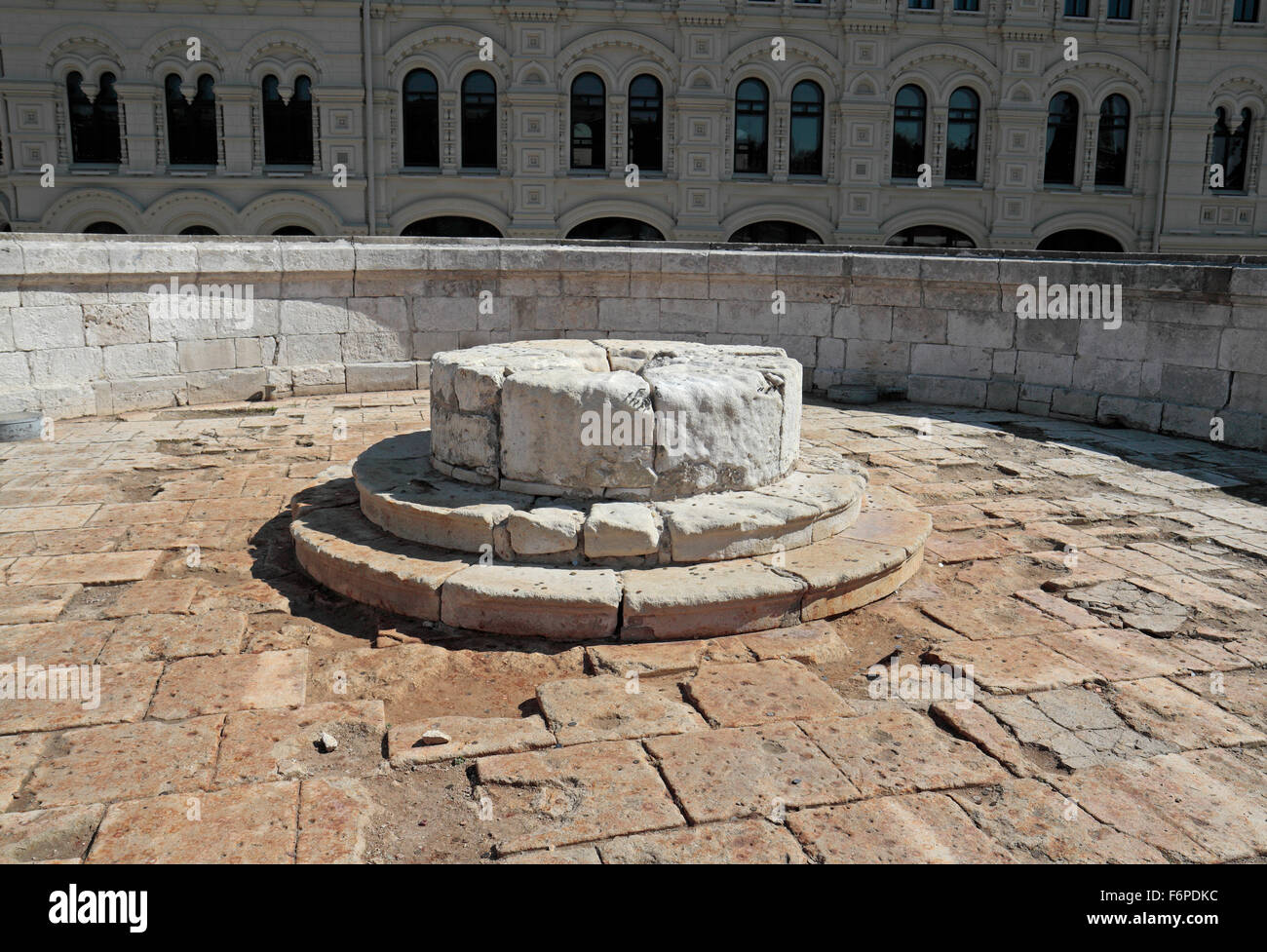 Il cerchio di pietra al centro del luogo di teschi nella Piazza Rossa di Mosca, Russia. Foto Stock