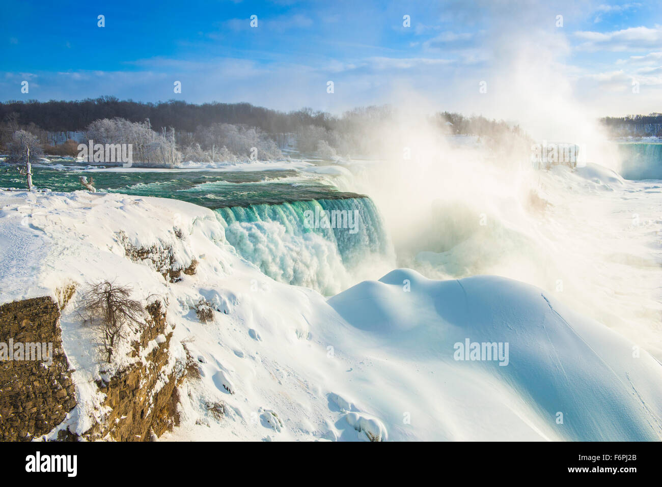 Cascate del Niagara in inverno, Niagara Falls State Park, New York, American Falls e BRidalveil Falls Foto Stock