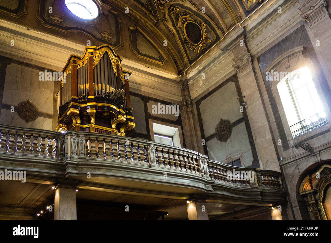 Interno della chiesa di Nossa Senhora da Conceicao Velha. Lisboa, Portogal. Foto Stock