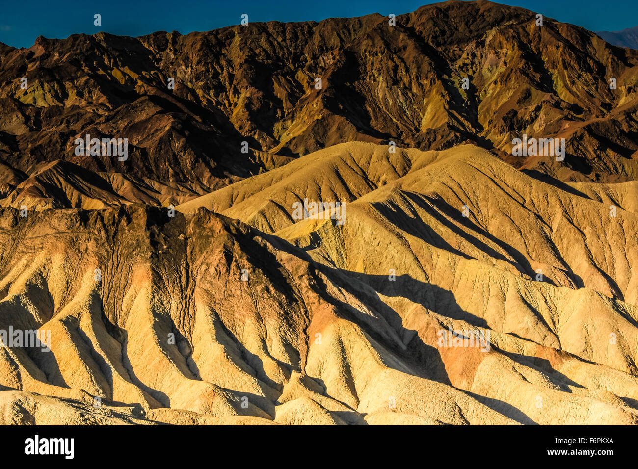 Bad terre di Zabriskie Point, Parco Nazionale della Valle della Morte, STATI UNITI D'AMERICA Foto Stock