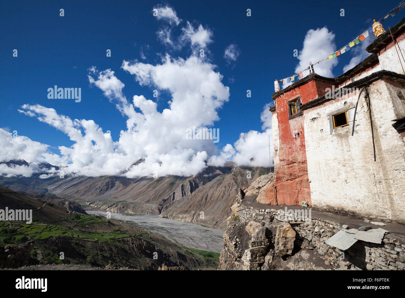 Decimo secolo il monastero buddista a Dhankar nella regione himalayana di Himachal Pradesh, India Foto Stock