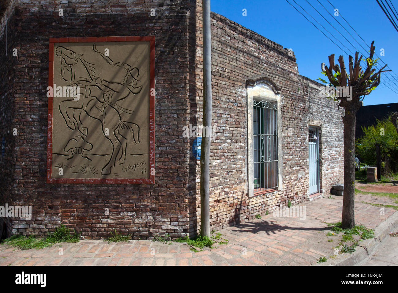 Arte di strada a San Antonio de Areco rappresentando un ''Gaucho''. Provincia di Buenos Aires. Argentina. Foto Stock