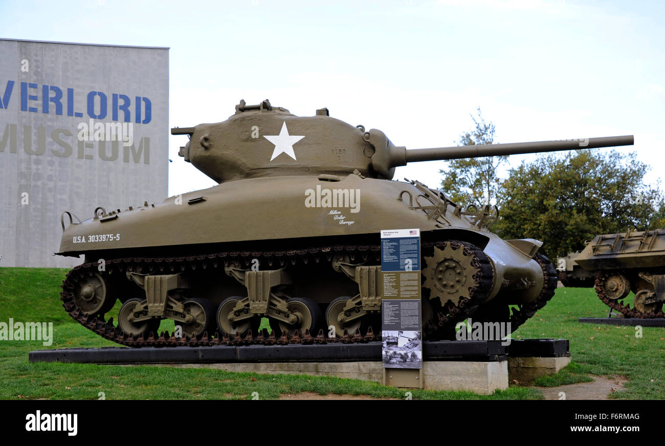D giorno,Sherman M4A1 serbatoio medio,Overlord museo,Omaha Beach,Colleville-sur-Mer,Normandia,Normandie,Francia,SECONDA GUERRA MONDIALE Foto Stock