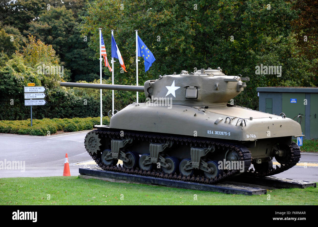 D giorno,Sherman M4A1 serbatoio medio,Overlord museo,Omaha Beach,Colleville-sur-Mer,Normandia,Normandie,Francia,SECONDA GUERRA MONDIALE Foto Stock