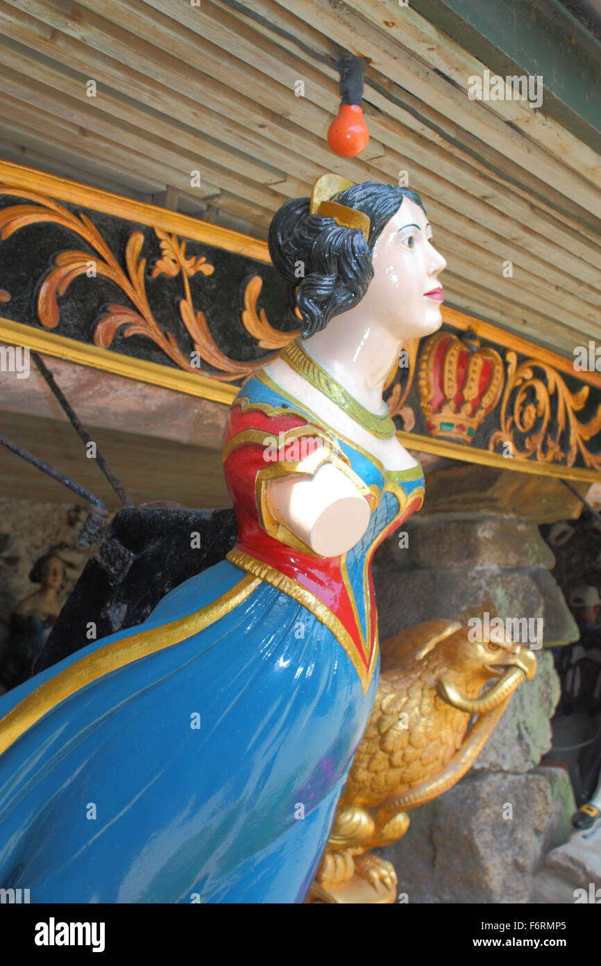 Valhalla in Abbey Garden è una collezione di figureheads recuperati da imbarcazioni affondate naufragare su isole Scilly Foto Stock